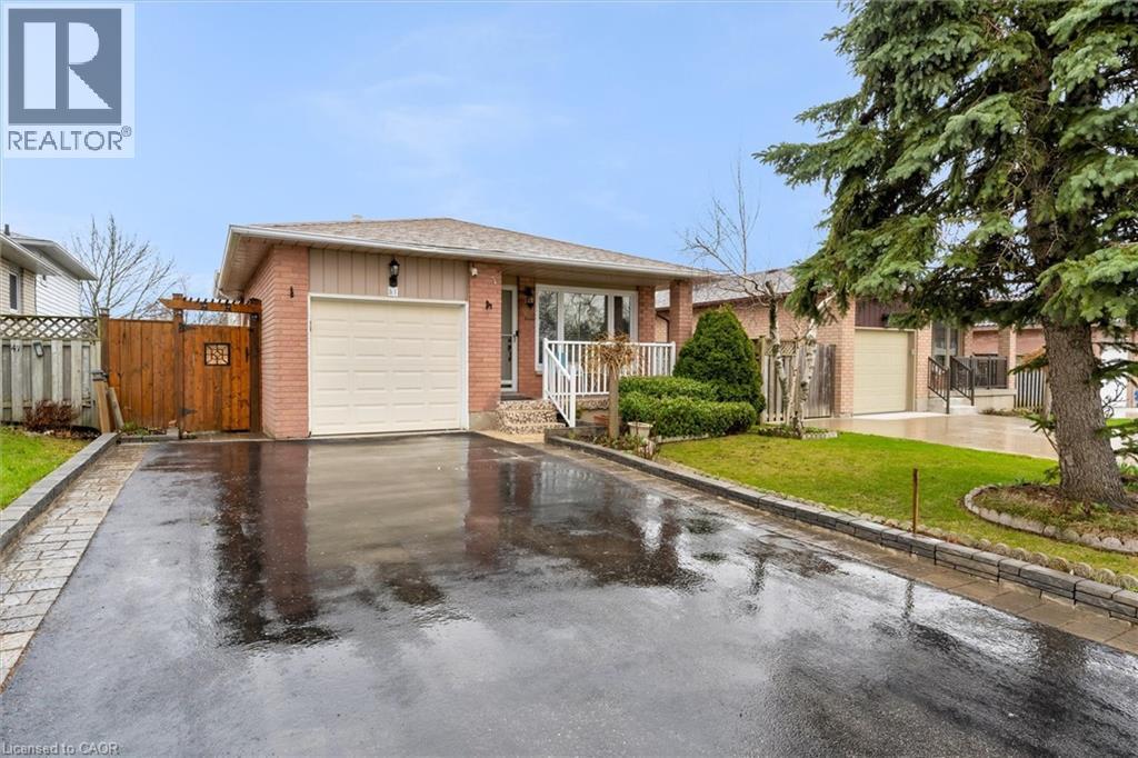 51 INDEPENDENCE Drive, Hamilton, Ontario
