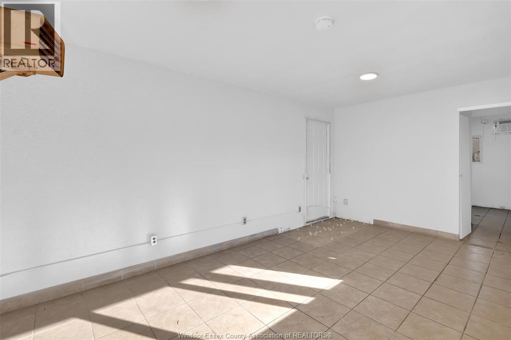 1672 Drouillard, Windsor, Ontario  N8Y 2S3 - Photo 4 - 26012940
