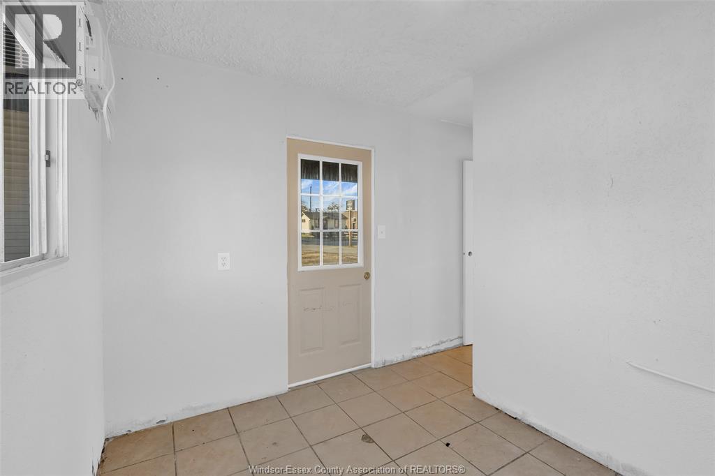 1672 Drouillard, Windsor, Ontario  N8Y 2S3 - Photo 6 - 26012940