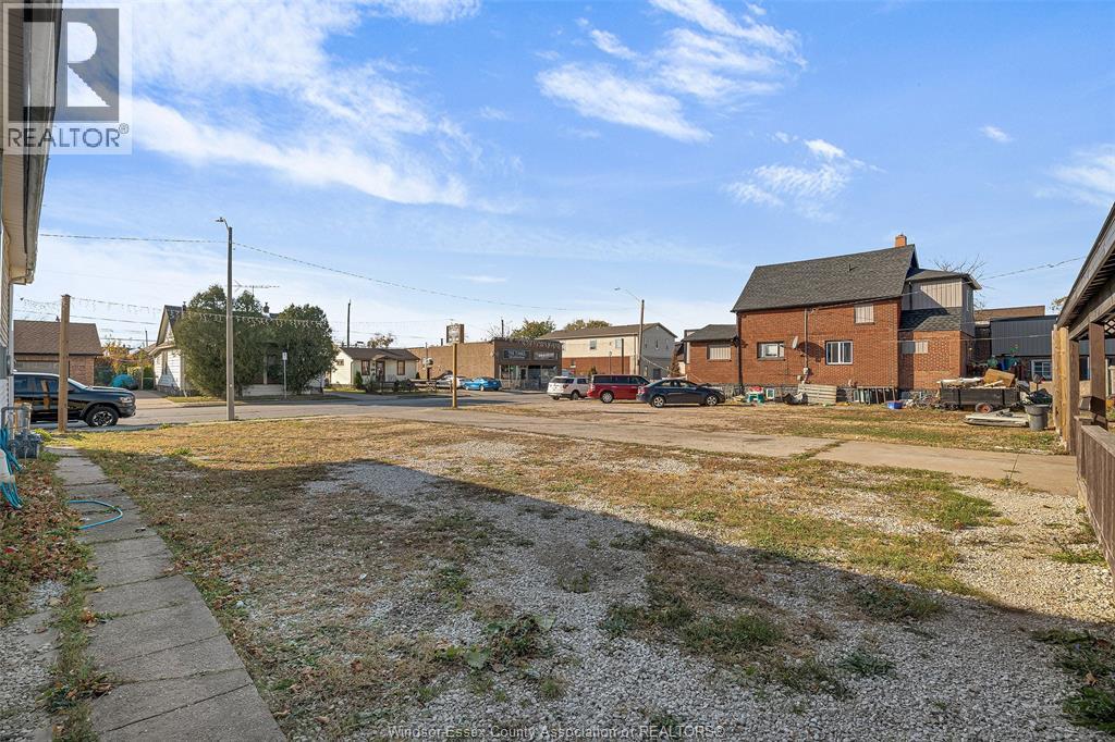 1672 Drouillard, Windsor, Ontario  N8Y 2S3 - Photo 10 - 26012940