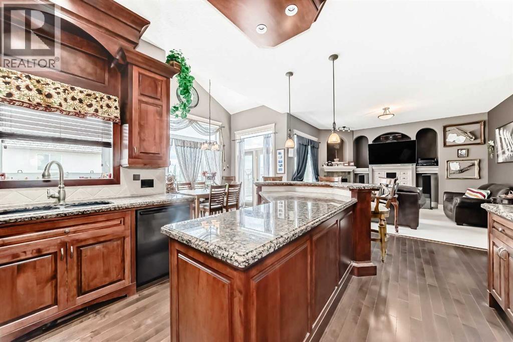 18 Royal Ridge Link Nw, Calgary, Alberta T3G 5Z3 - Photo 9 - A2316226