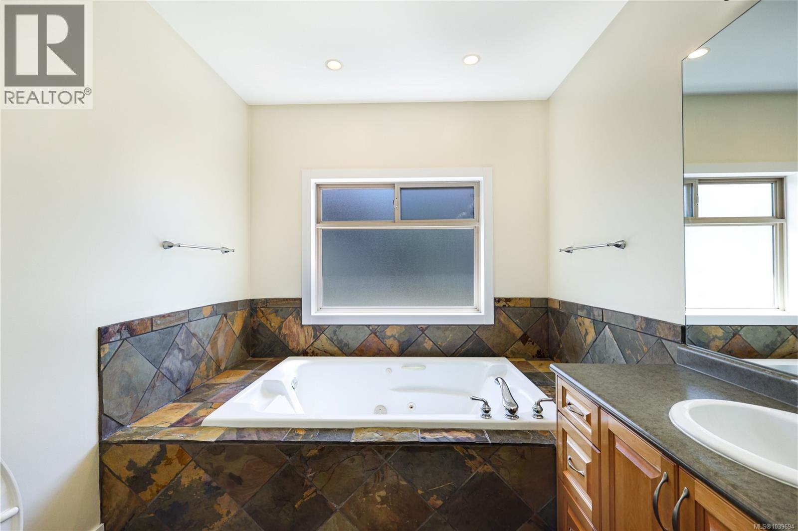 6485 Groveland Dr, Nanaimo, British Columbia  V9V 1V4 - Photo 35 - 1039694