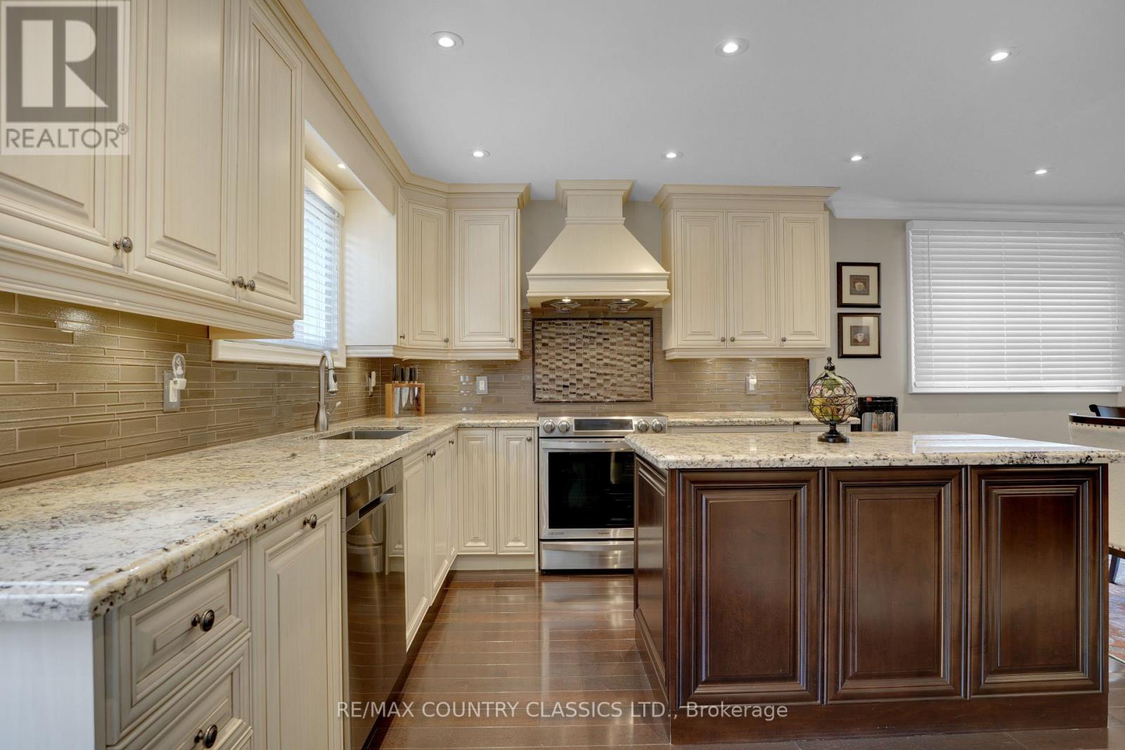 279 Manchester Drive, Newmarket, Ontario  L3Y 6J4 - Photo 12 - N13412796