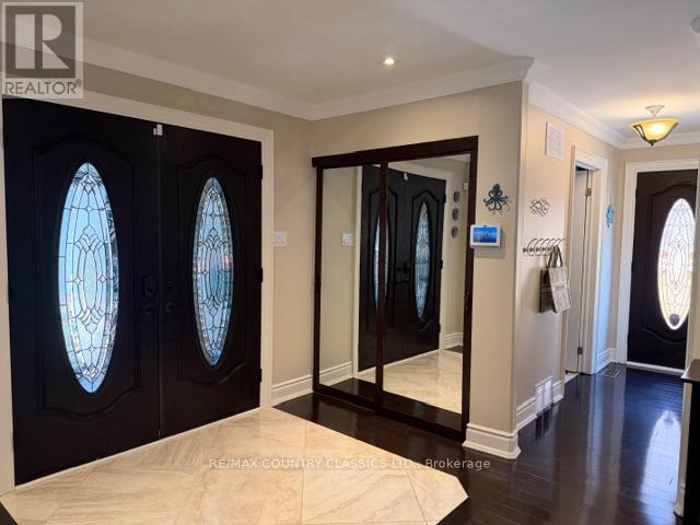 279 Manchester Drive, Newmarket, Ontario  L3Y 6J4 - Photo 9 - N13412796
