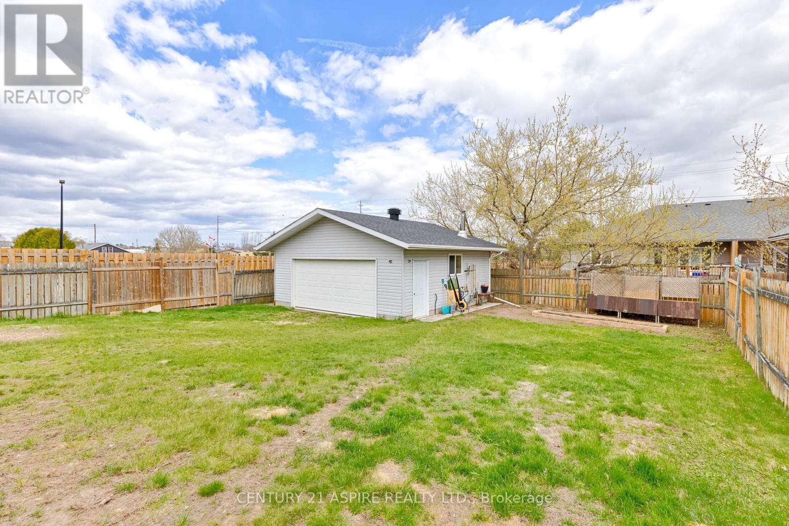 2a Selkirk Street, Petawawa, Ontario  K8H 3C1 - Photo 38 - X13107680