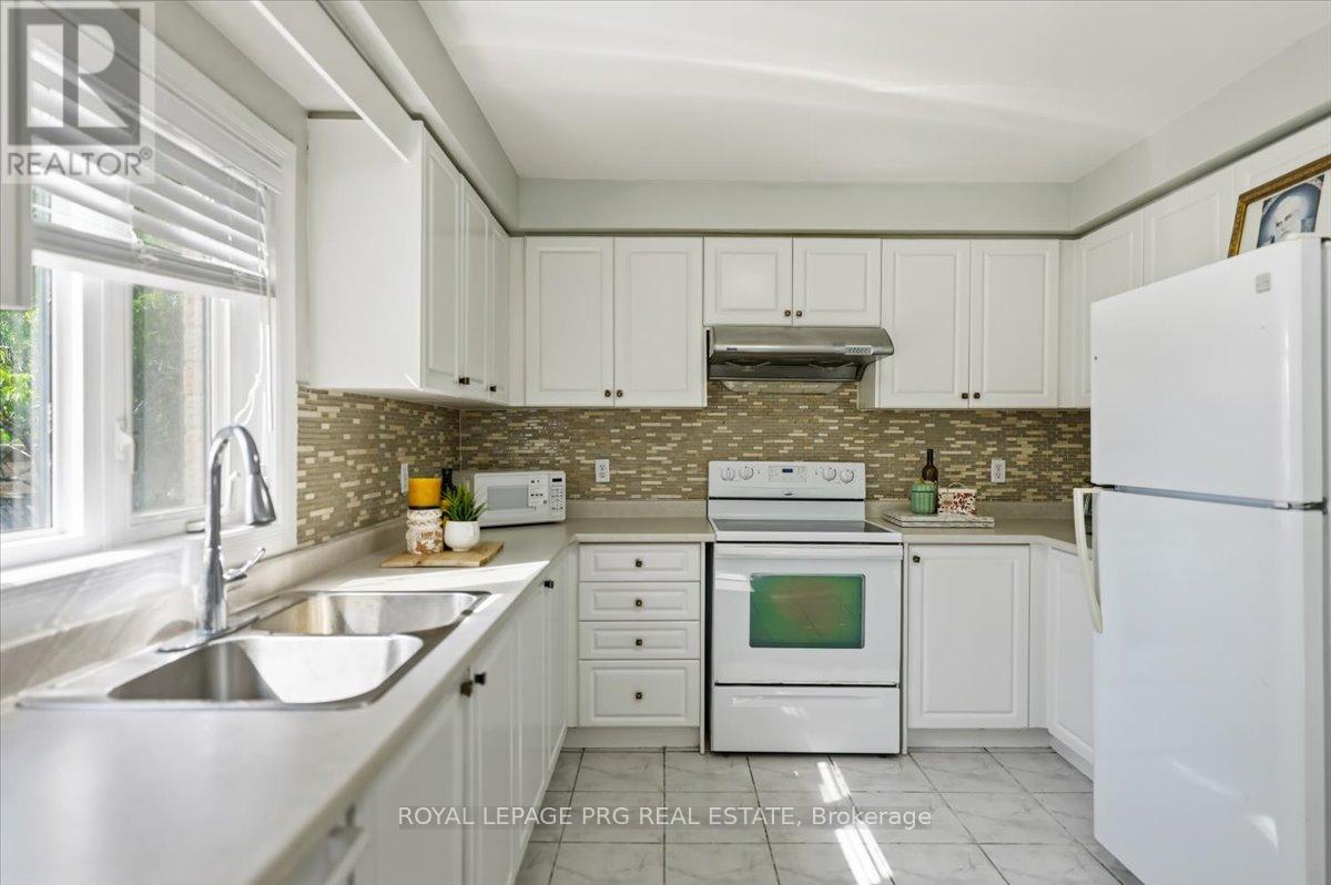 65 Giraffe Avenue, Brampton, Ontario  L6R 1Z1 - Photo 15 - W13254460