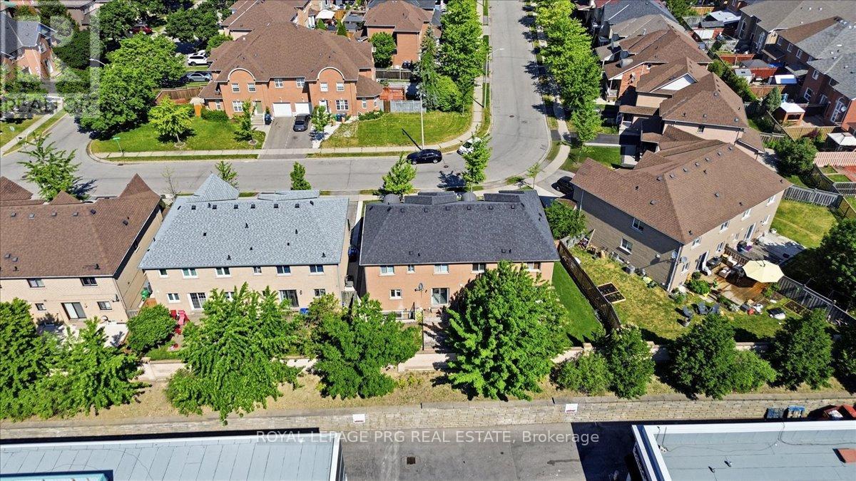 65 Giraffe Avenue, Brampton, Ontario  L6R 1Z1 - Photo 6 - W13254460