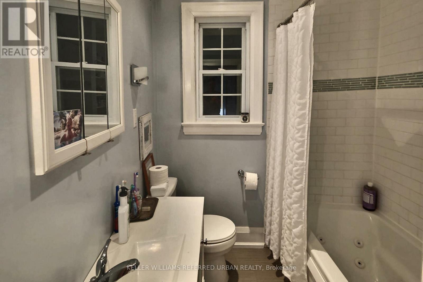 Main Floor - 111 Clovelly Avenue, Toronto, Ontario  M6E 2E7 - Photo 9 - C13415674