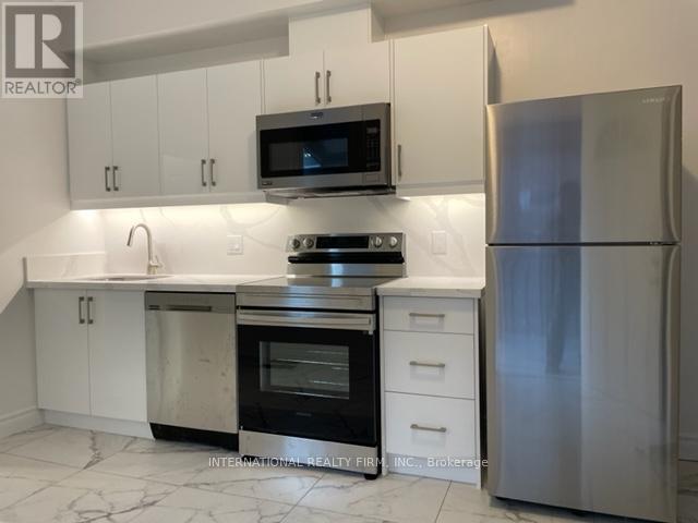 106 LONDON STREET, Toronto, Ontario