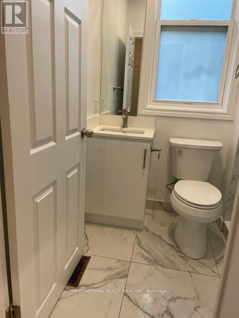 106 London Street, Toronto, Ontario M6G 1N5 - Photo 10 - C13415740