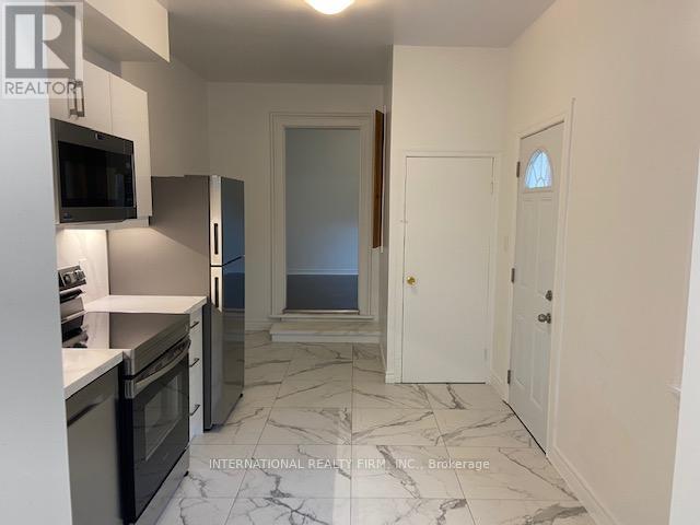 106 London Street, Toronto, Ontario M6G 1N5 - Photo 2 - C13415740