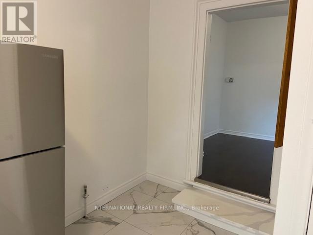 106 London Street, Toronto, Ontario M6G 1N5 - Photo 3 - C13415740