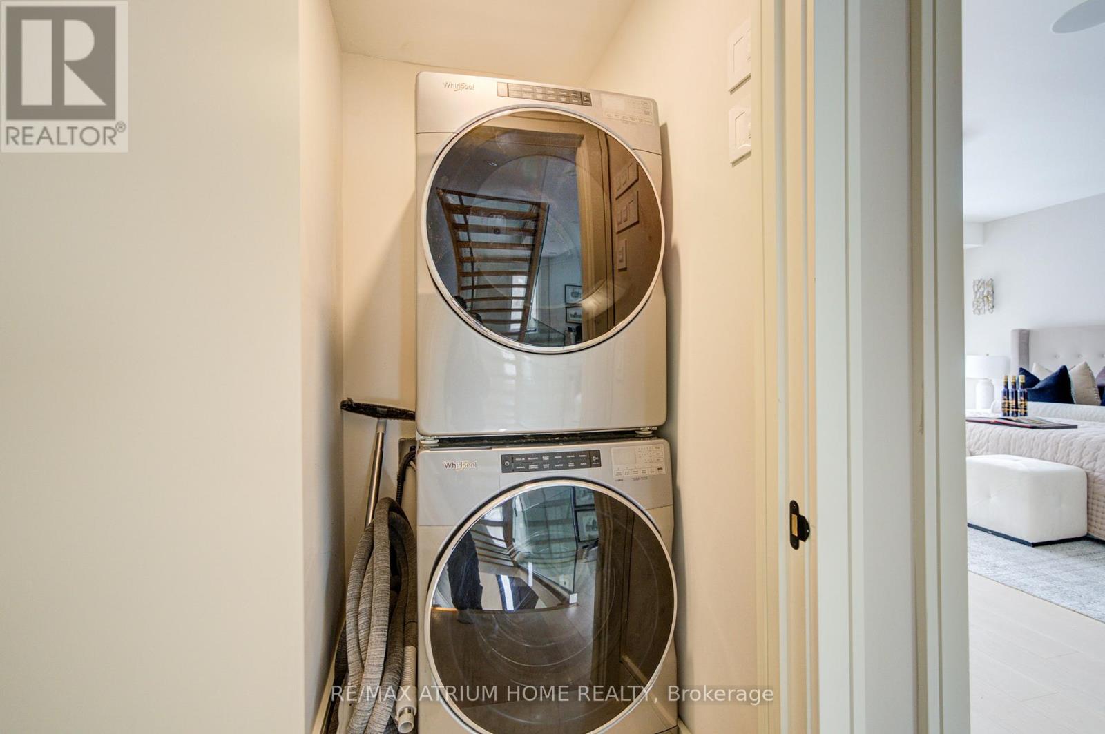 6 Hillholm Road, Toronto, Ontario  M5P 1M2 - Photo 19 - C13415788