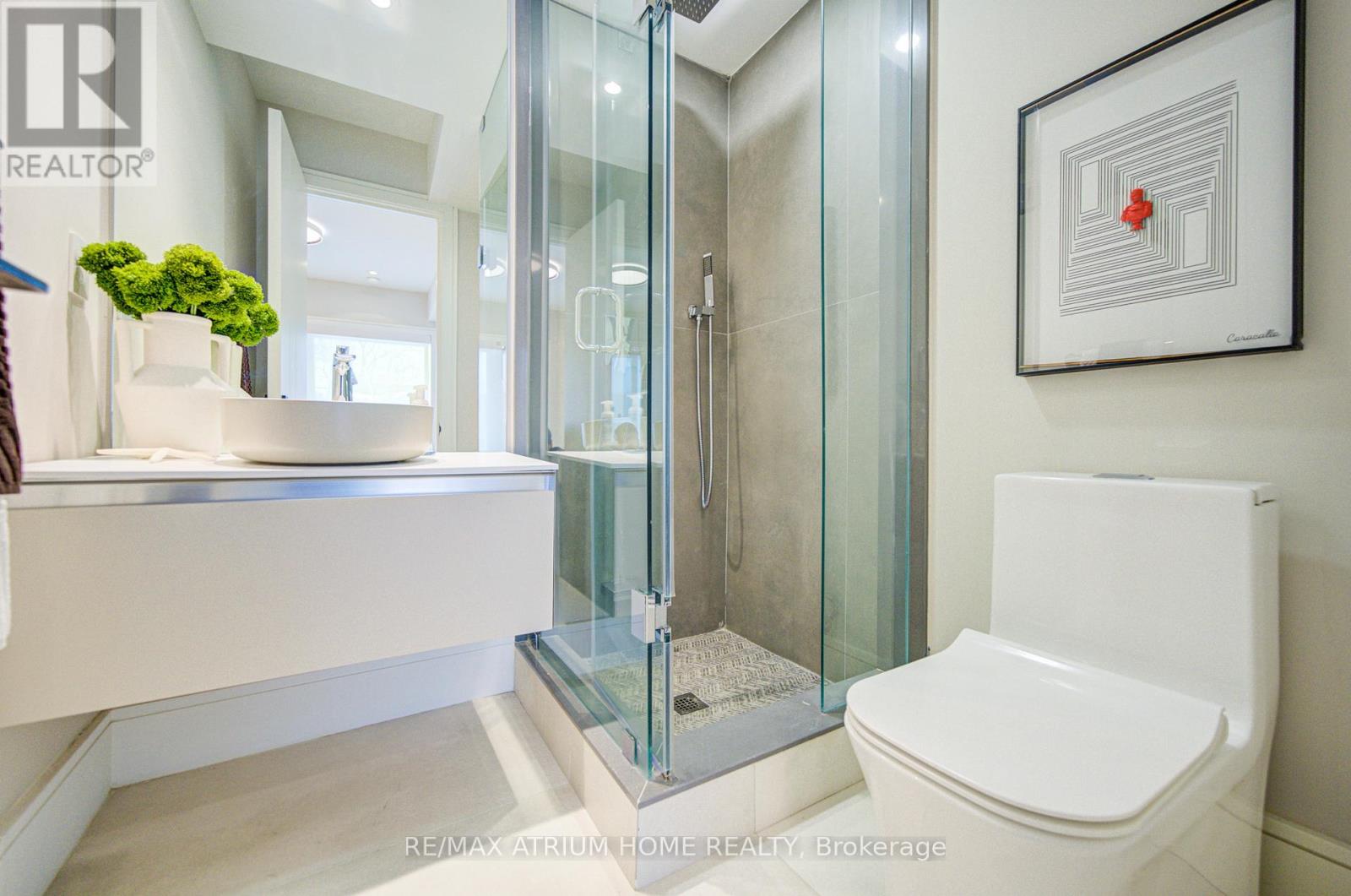 6 Hillholm Road, Toronto, Ontario  M5P 1M2 - Photo 20 - C13415788