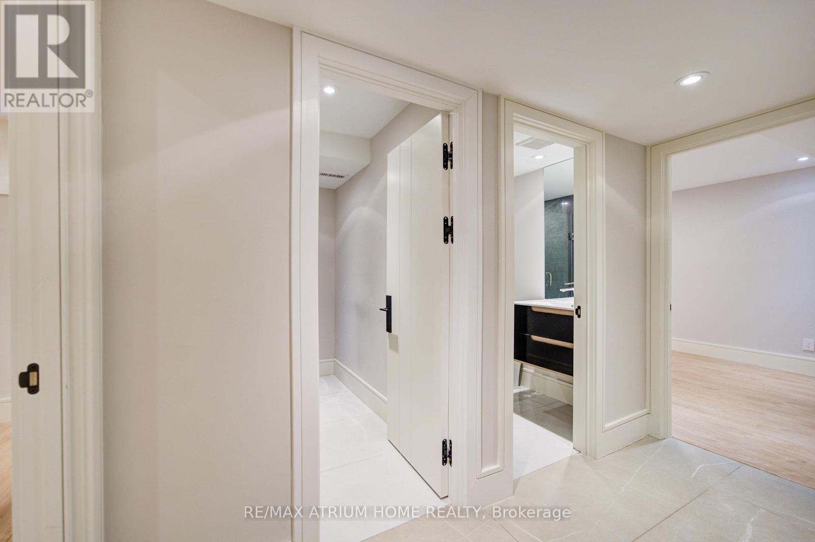 6 Hillholm Road, Toronto, Ontario  M5P 1M2 - Photo 21 - C13415788