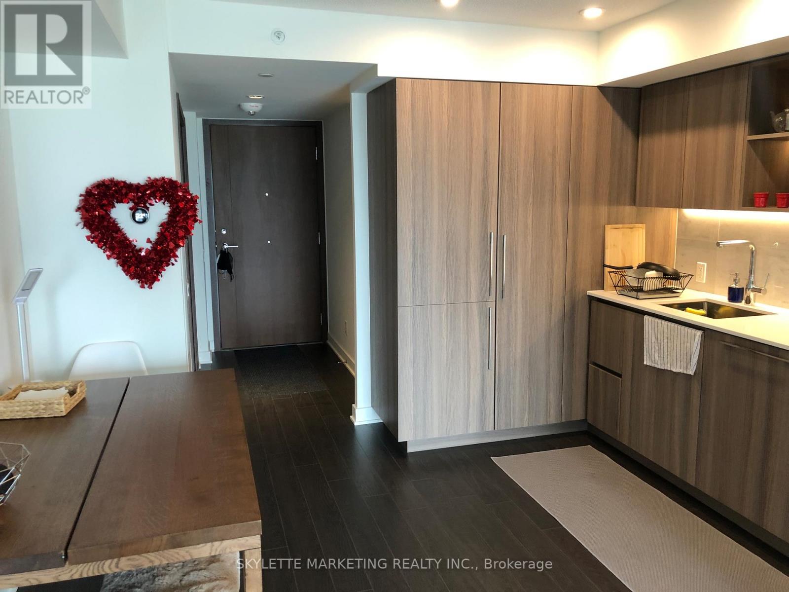 1512 - 17 Bathurst Street, Toronto, Ontario  M5V 0N1 - Photo 5 - C13415880