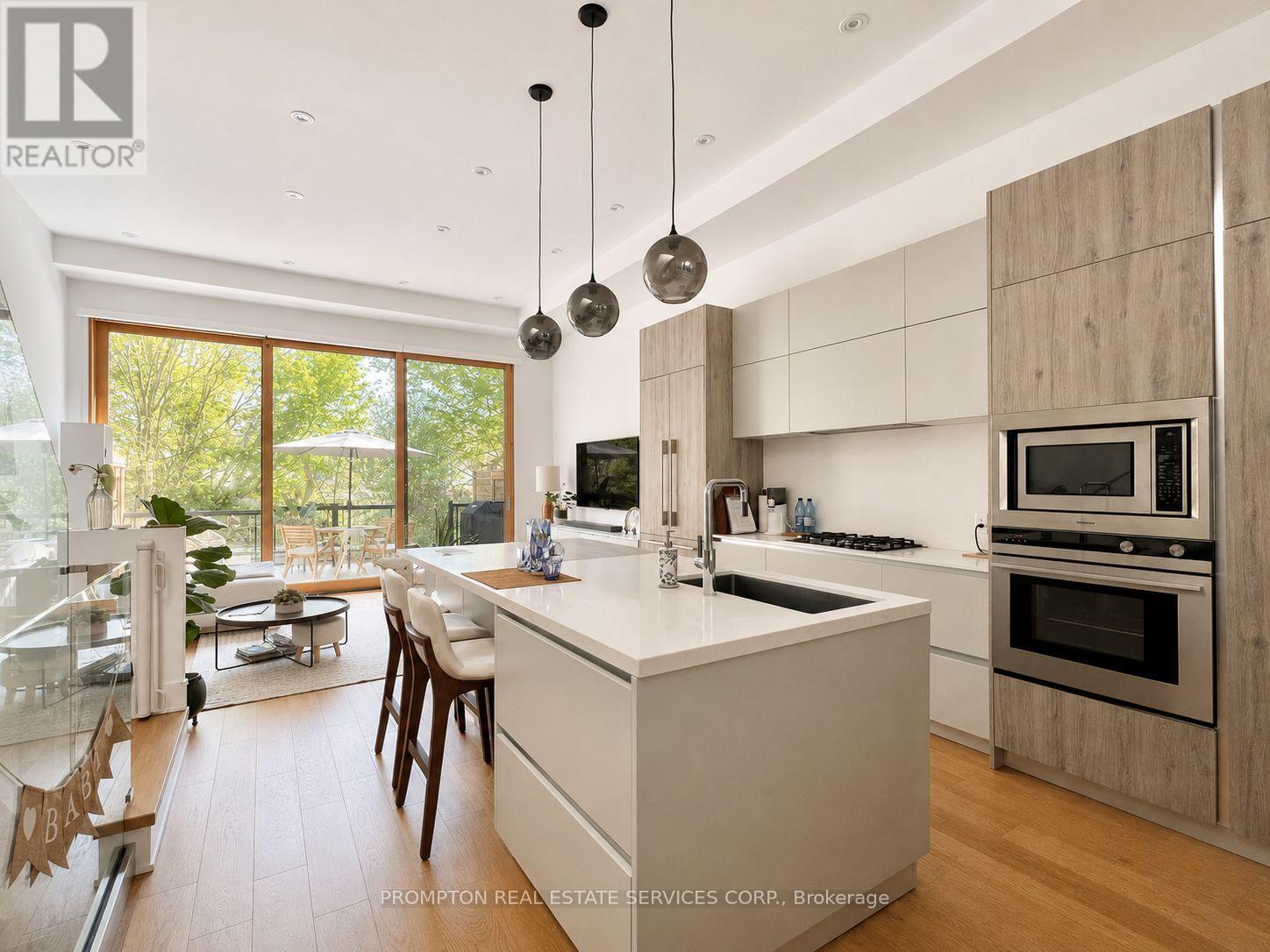 19a Linton Avenue, Toronto, Ontario  M1N 1W5 - Photo 4 - E13415656