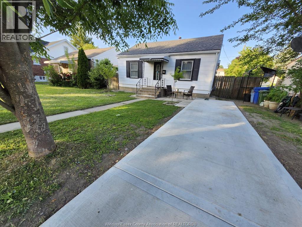 1456 ELSMERE, windsor, Ontario