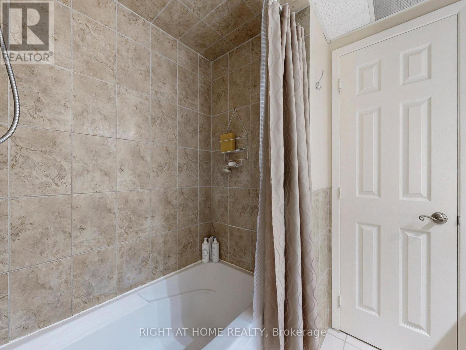 50 Rathfon Crescent, Richmond Hill, Ontario  L4C 5B7 - Photo 38 - N13415642