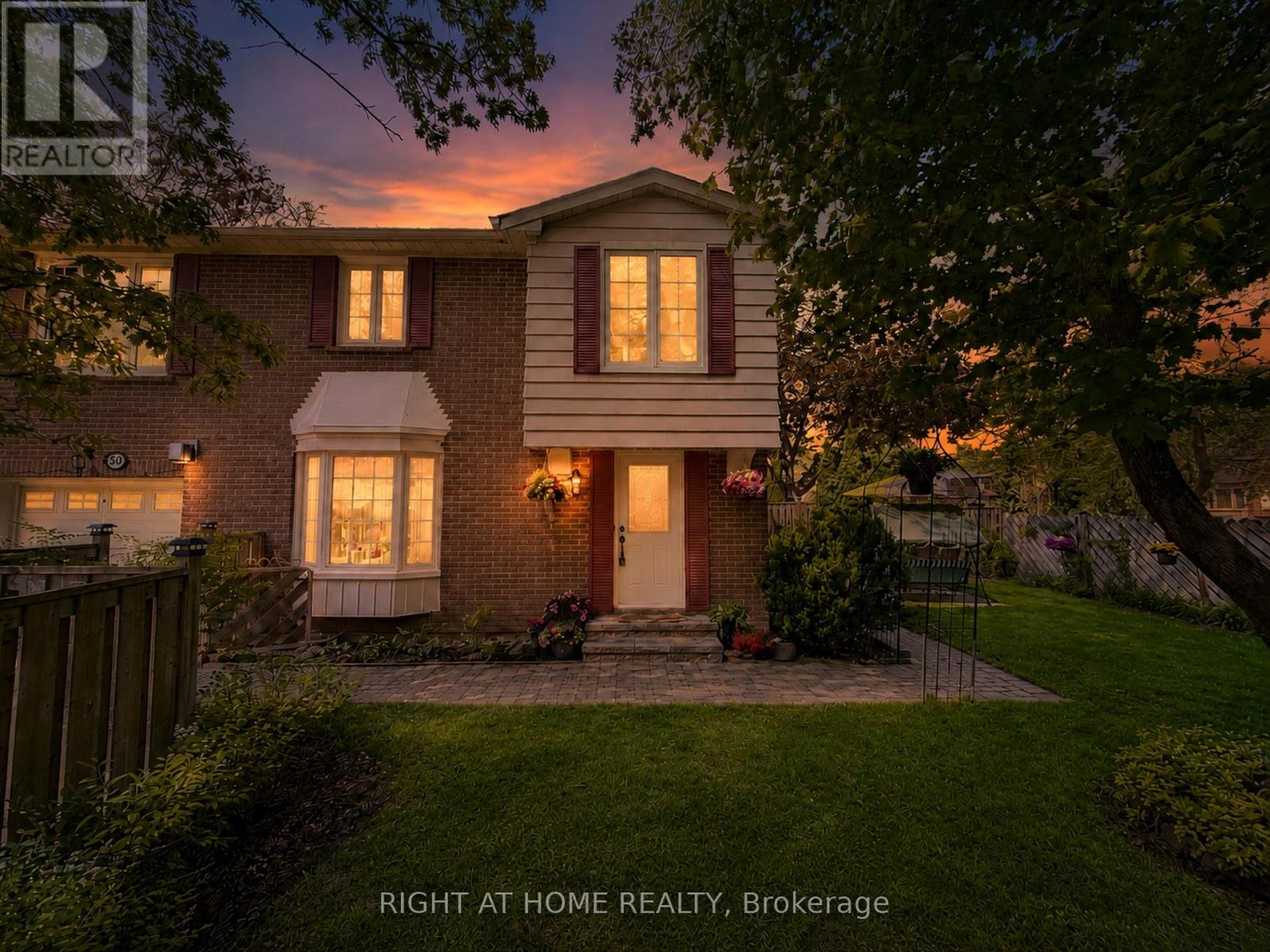 50 Rathfon Crescent, Richmond Hill, Ontario  L4C 5B7 - Photo 4 - N13415642