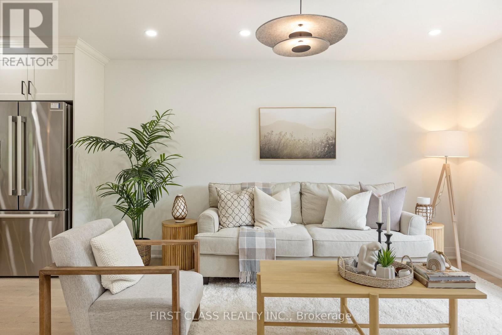 679 Village Parkway, Markham, Ontario  L3R 2Y4 - Photo 4 - N13415772