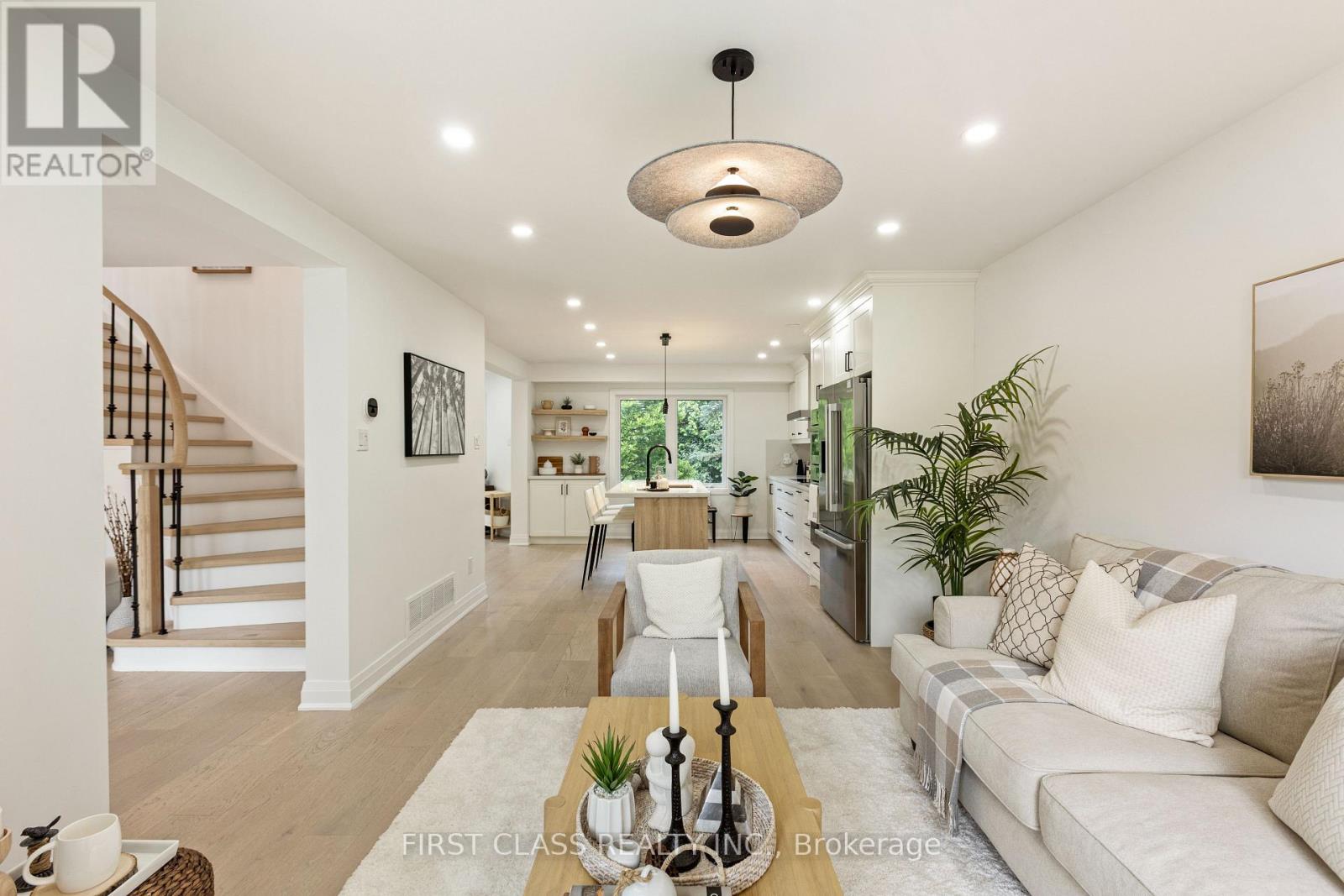 679 Village Parkway, Markham, Ontario  L3R 2Y4 - Photo 5 - N13415772