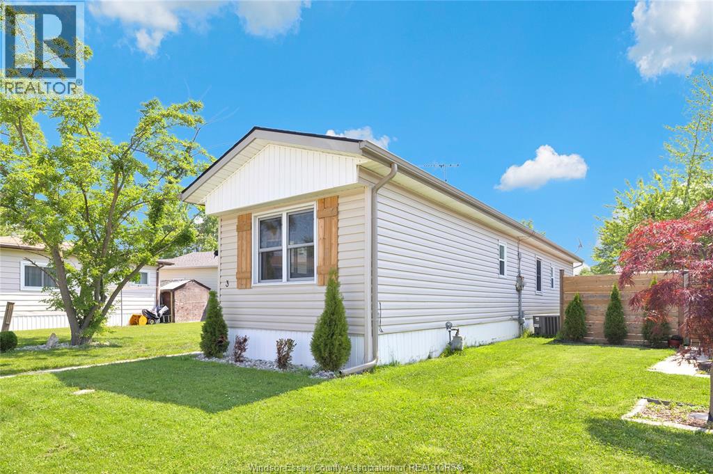 3 Lilac, Mcgregor, Ontario N0R 1J0 - Photo 3 - 26013471