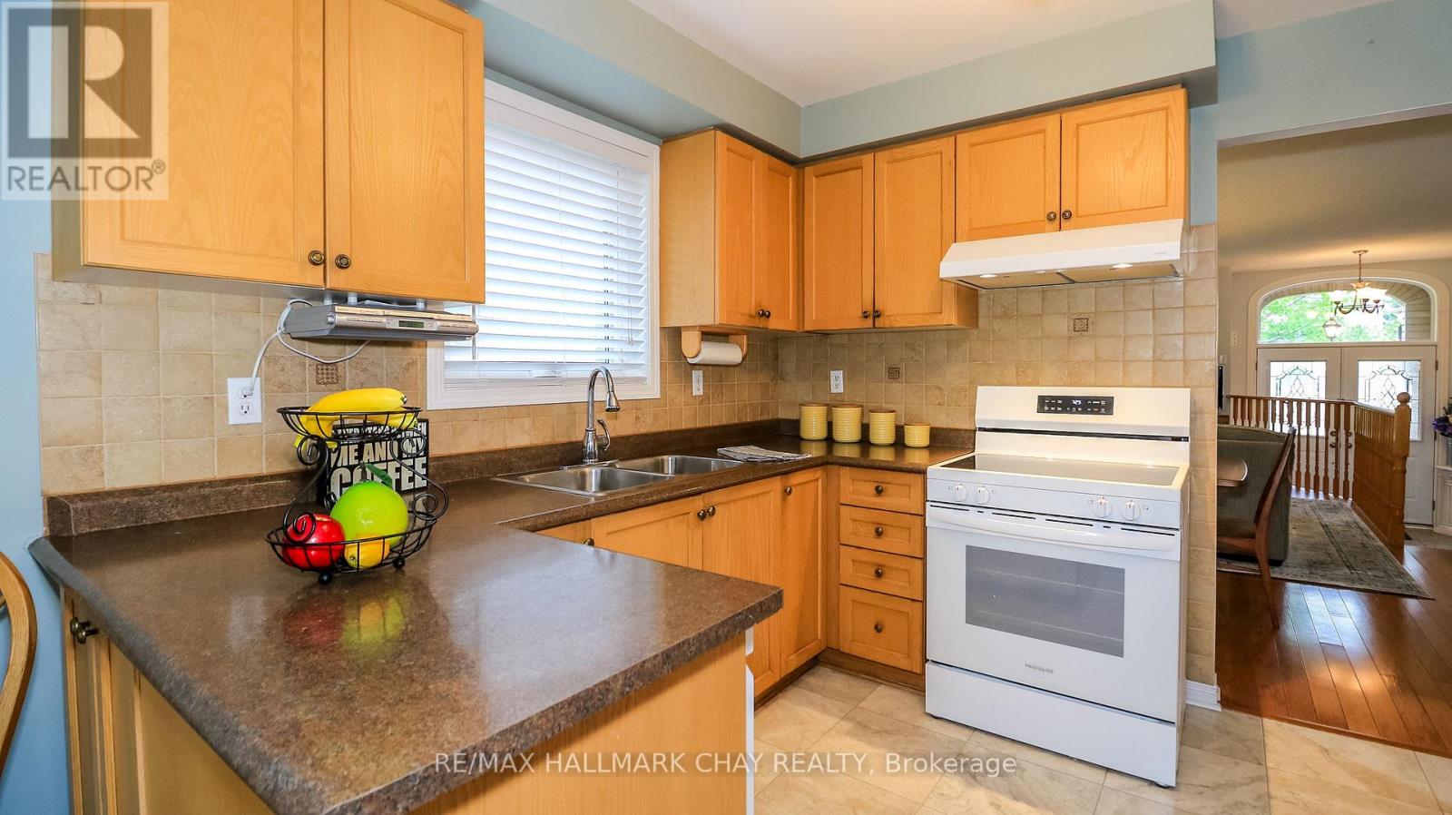 305 Stanley Street, Barrie, Ontario  L4M 6X6 - Photo 11 - S13415716