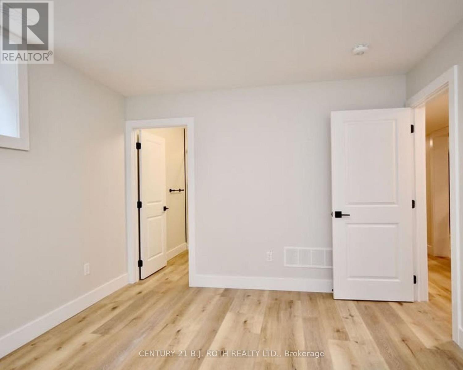 4 Centre Street, Barrie, Ontario  L4N 3L4 - Photo 14 - S13415748