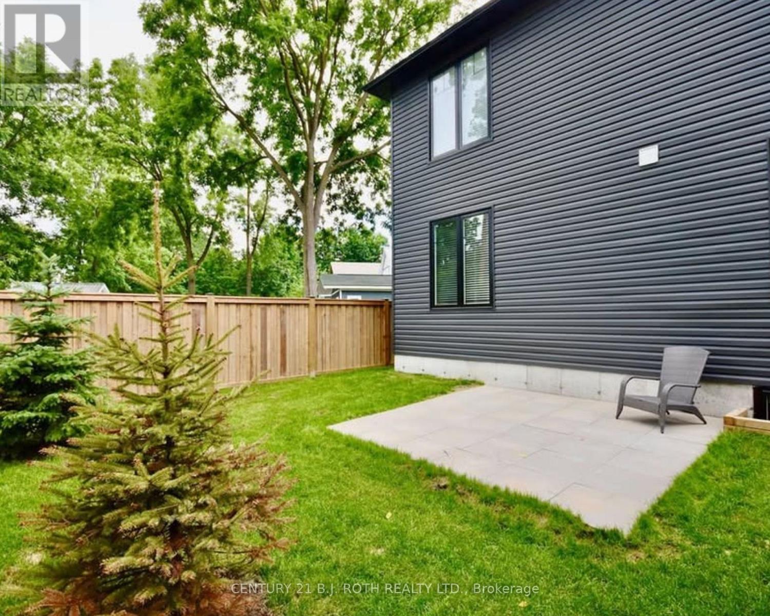 4 Centre Street, Barrie, Ontario  L4N 3L4 - Photo 20 - S13415748