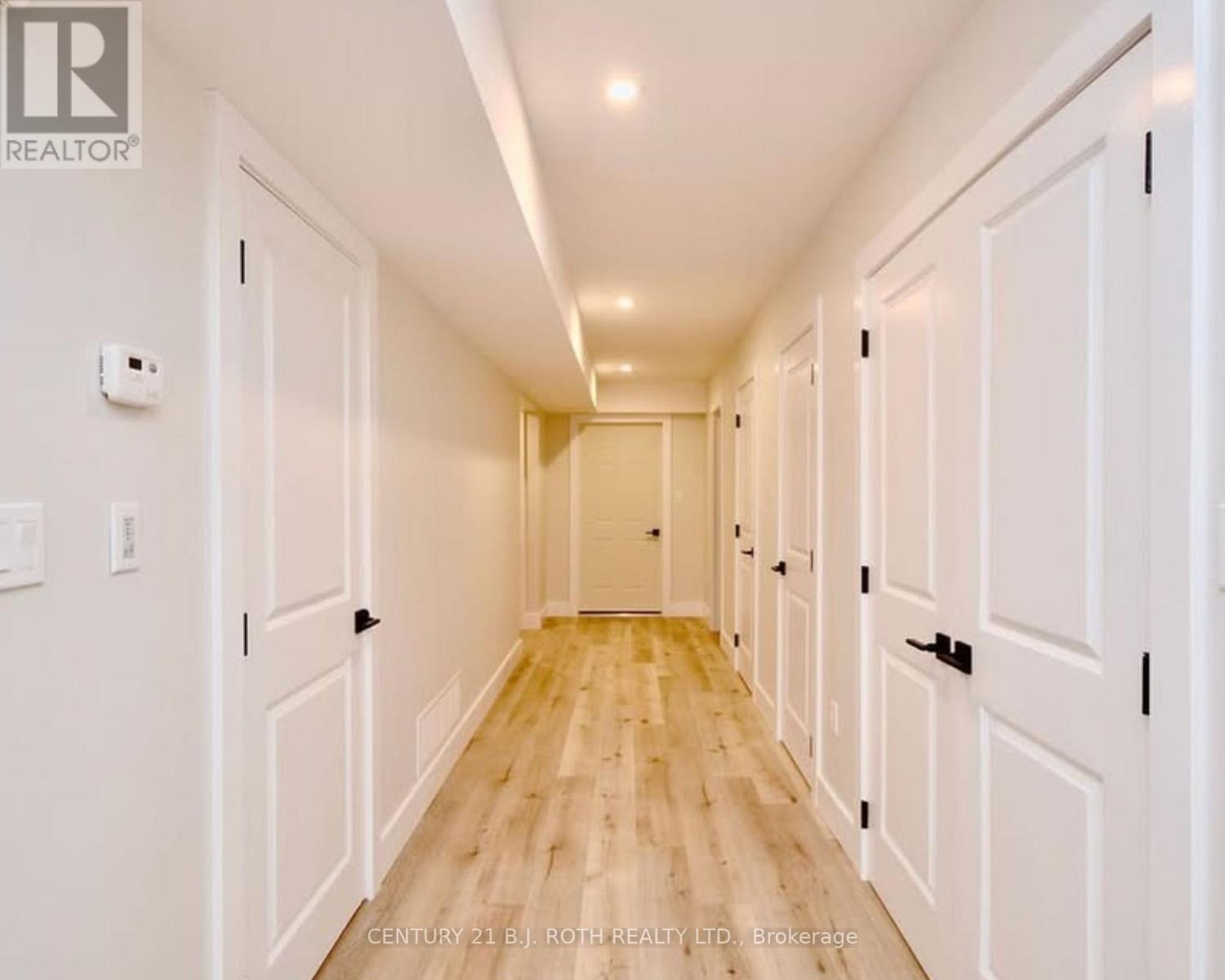 4 Centre Street, Barrie, Ontario  L4N 3L4 - Photo 4 - S13415748