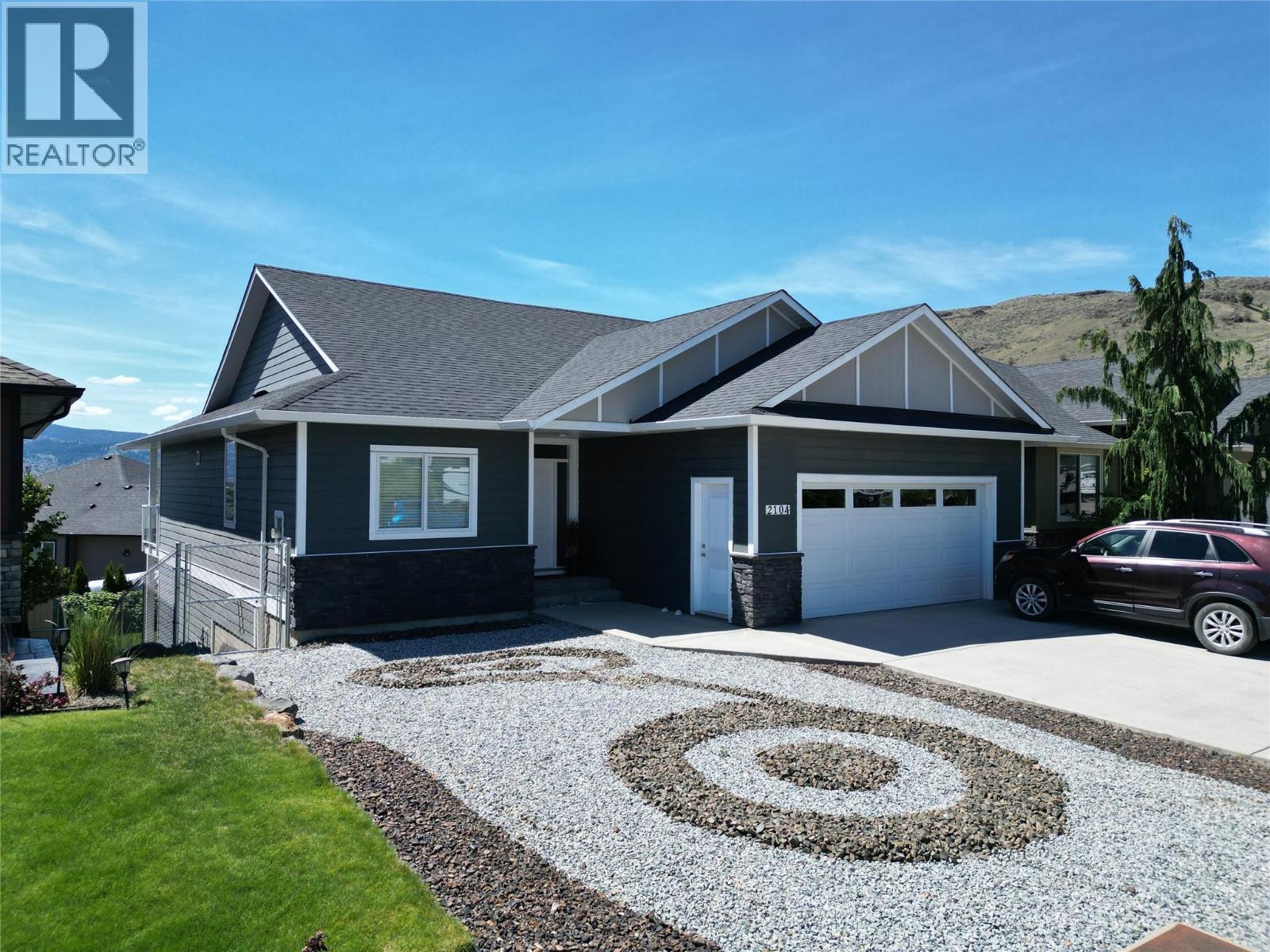 2104 Doubletree Crescent