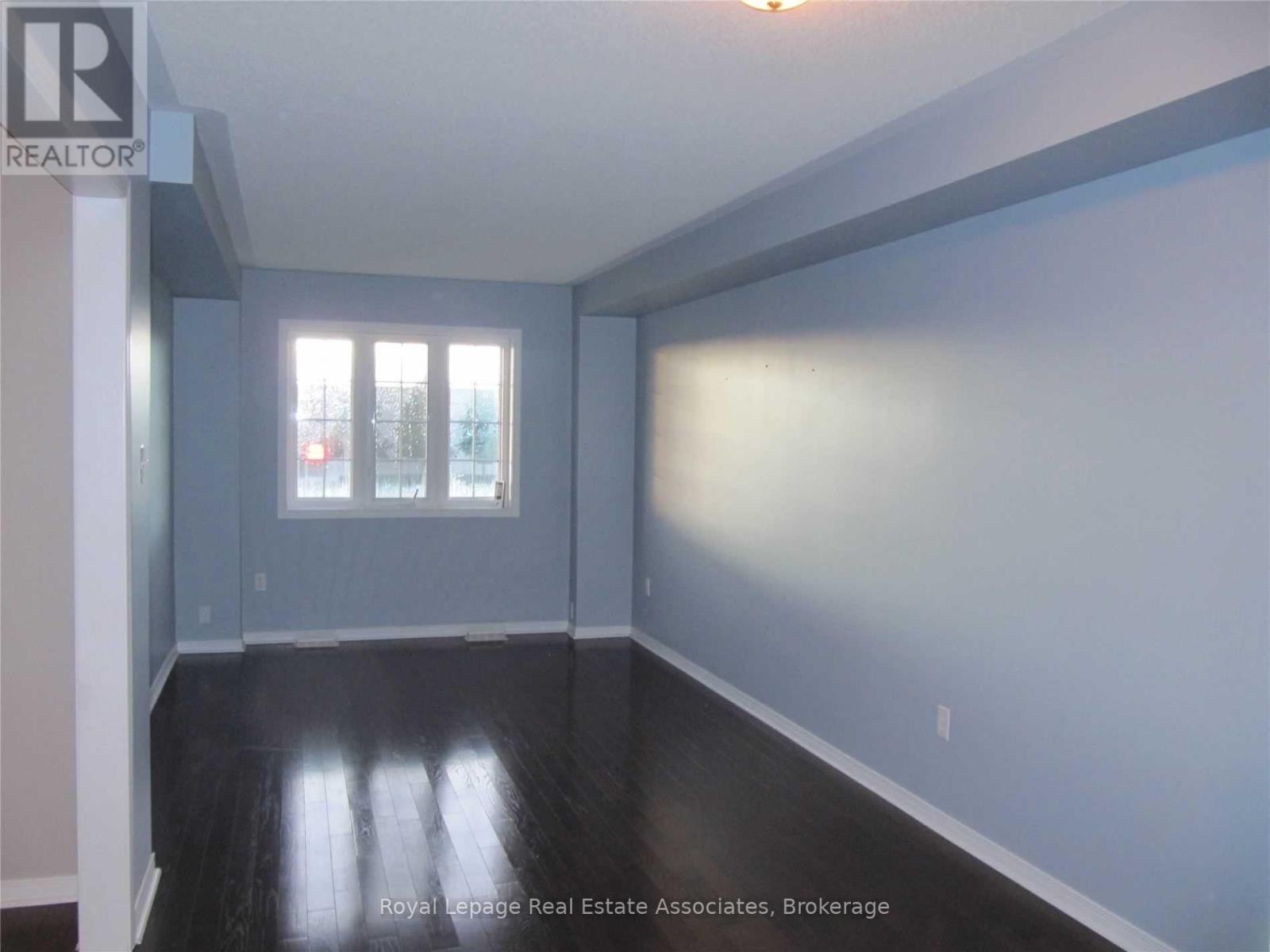 5749 Retreat Street, Mississauga, Ontario  L5R 0B5 - Photo 2 - W13415710