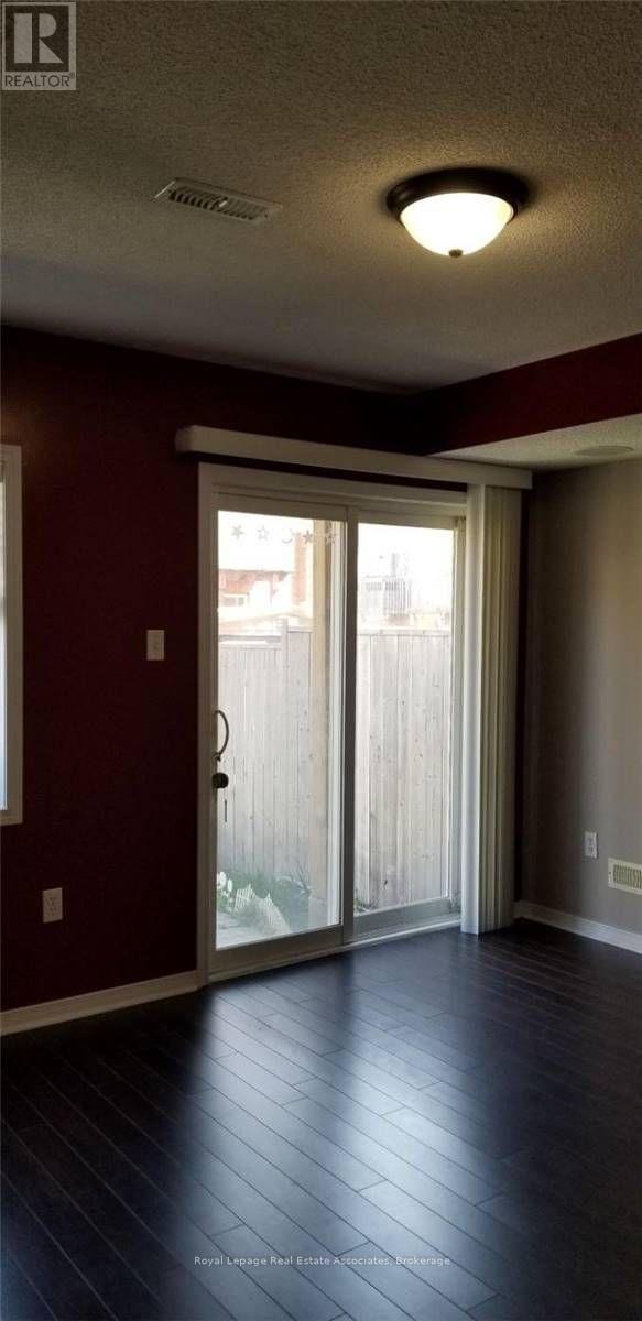 5749 Retreat Street, Mississauga, Ontario  L5R 0B5 - Photo 5 - W13415710