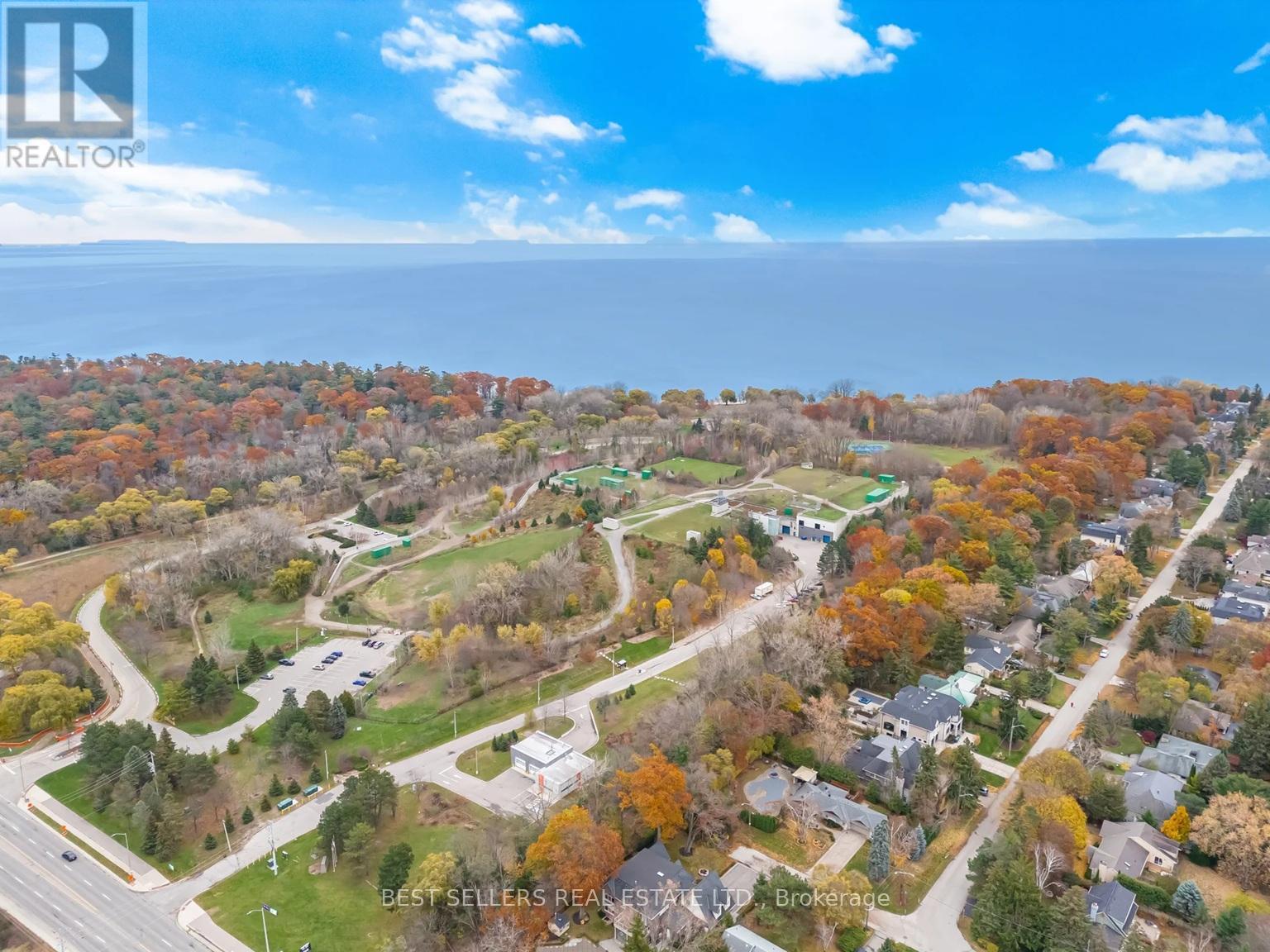 898 Parkland Ave Avenue, Mississauga, Ontario  L5H 3H1 - Photo 1 - W13415794