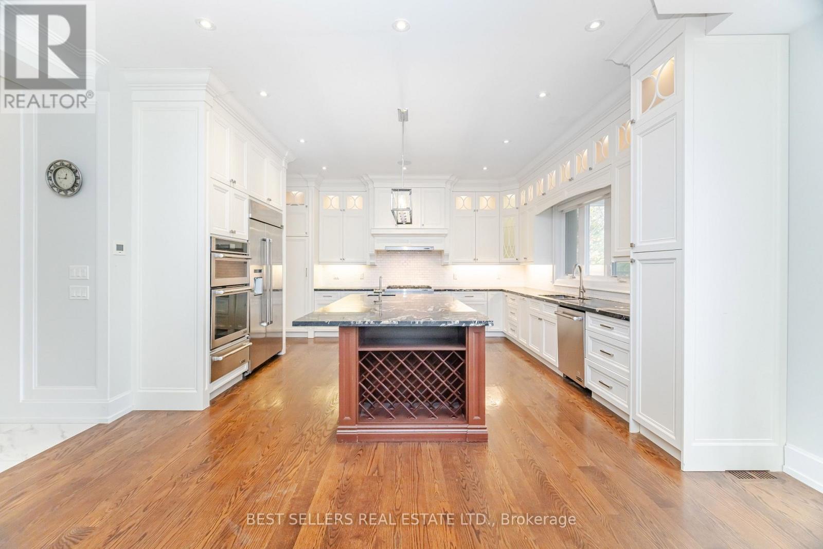 898 Parkland Ave Avenue, Mississauga, Ontario  L5H 3H1 - Photo 14 - W13415794