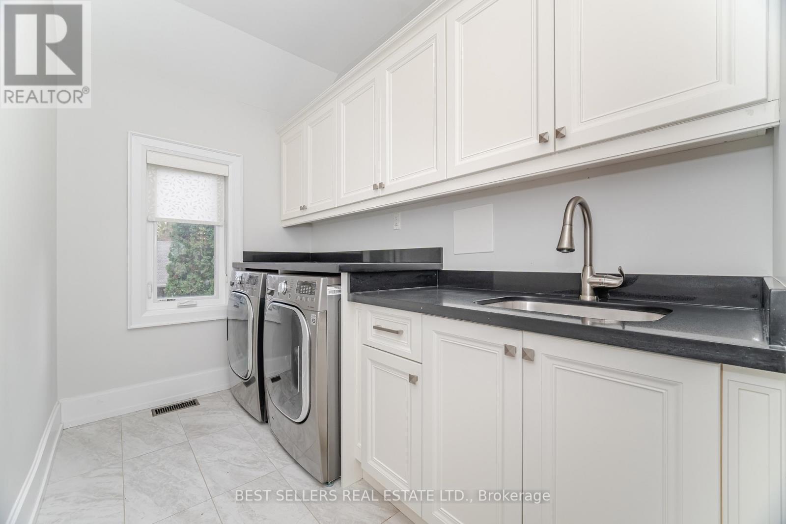898 Parkland Ave Avenue, Mississauga, Ontario  L5H 3H1 - Photo 41 - W13415794