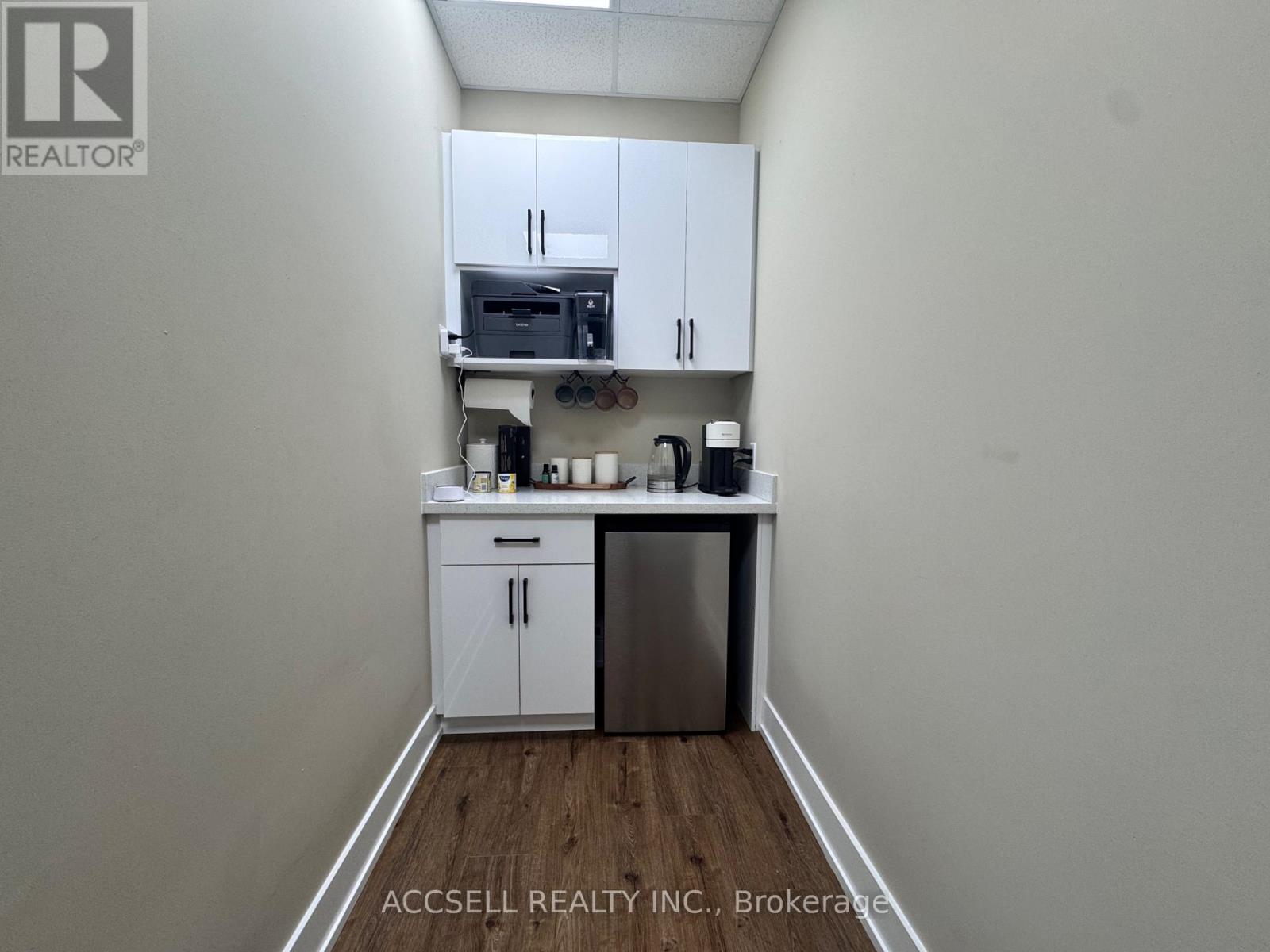 213 - 3485 Rebecca Street, Oakville, Ontario  L6L 6X9 - Photo 3 - W13415838