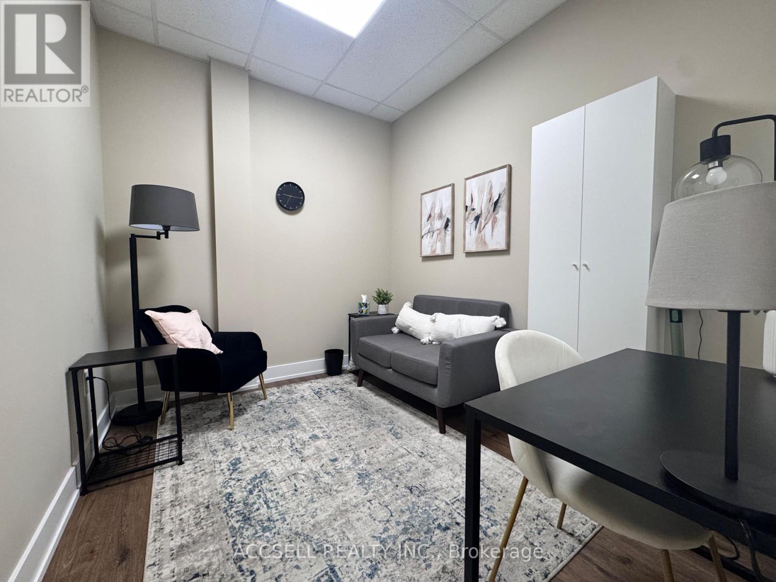 213 - 3485 Rebecca Street, Oakville, Ontario  L6L 6X9 - Photo 4 - W13415838