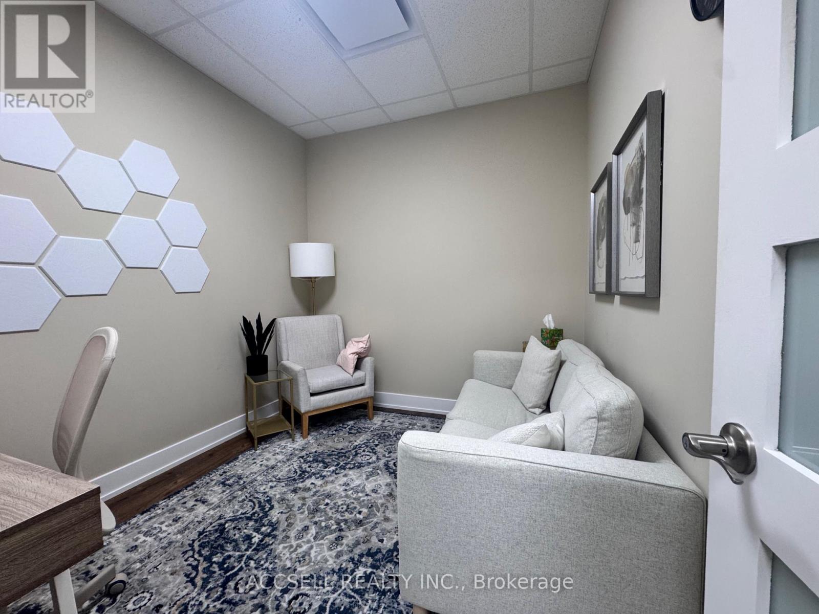 213 - 3485 Rebecca Street, Oakville, Ontario  L6L 6X9 - Photo 7 - W13415838