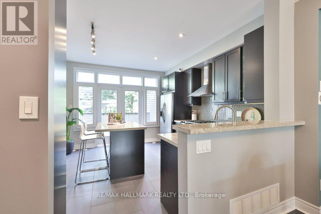 32 Lobo Mews, Toronto, Ontario  M8Z 0B1 - Photo 6 - W13415846