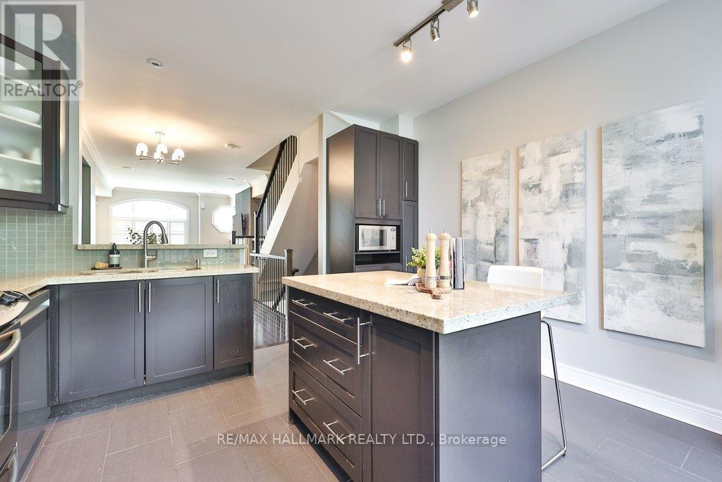 32 Lobo Mews, Toronto, Ontario  M8Z 0B1 - Photo 7 - W13415846