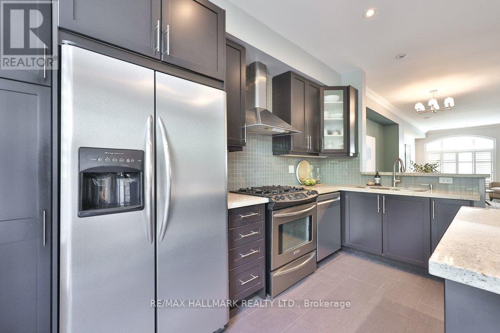 32 Lobo Mews, Toronto, Ontario  M8Z 0B1 - Photo 8 - W13415846