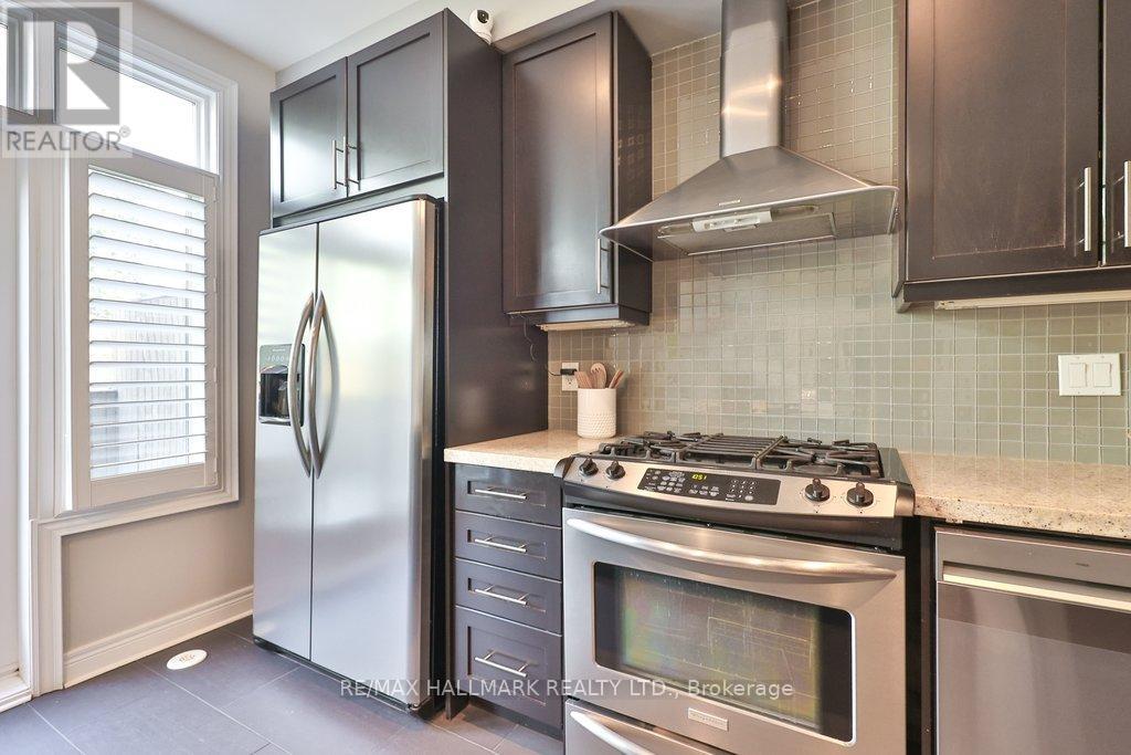 32 Lobo Mews, Toronto, Ontario  M8Z 0B1 - Photo 9 - W13415846