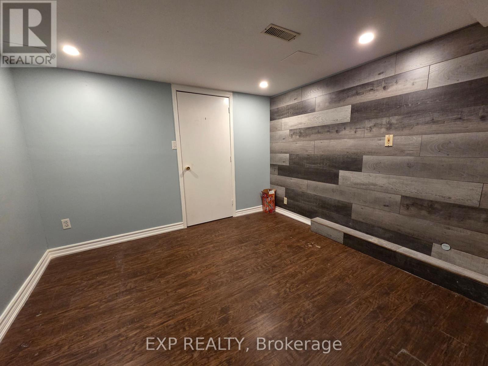 Lower - 696 Penny Lane, Burlington, Ontario  L7T 4J1 - Photo 7 - W13415848