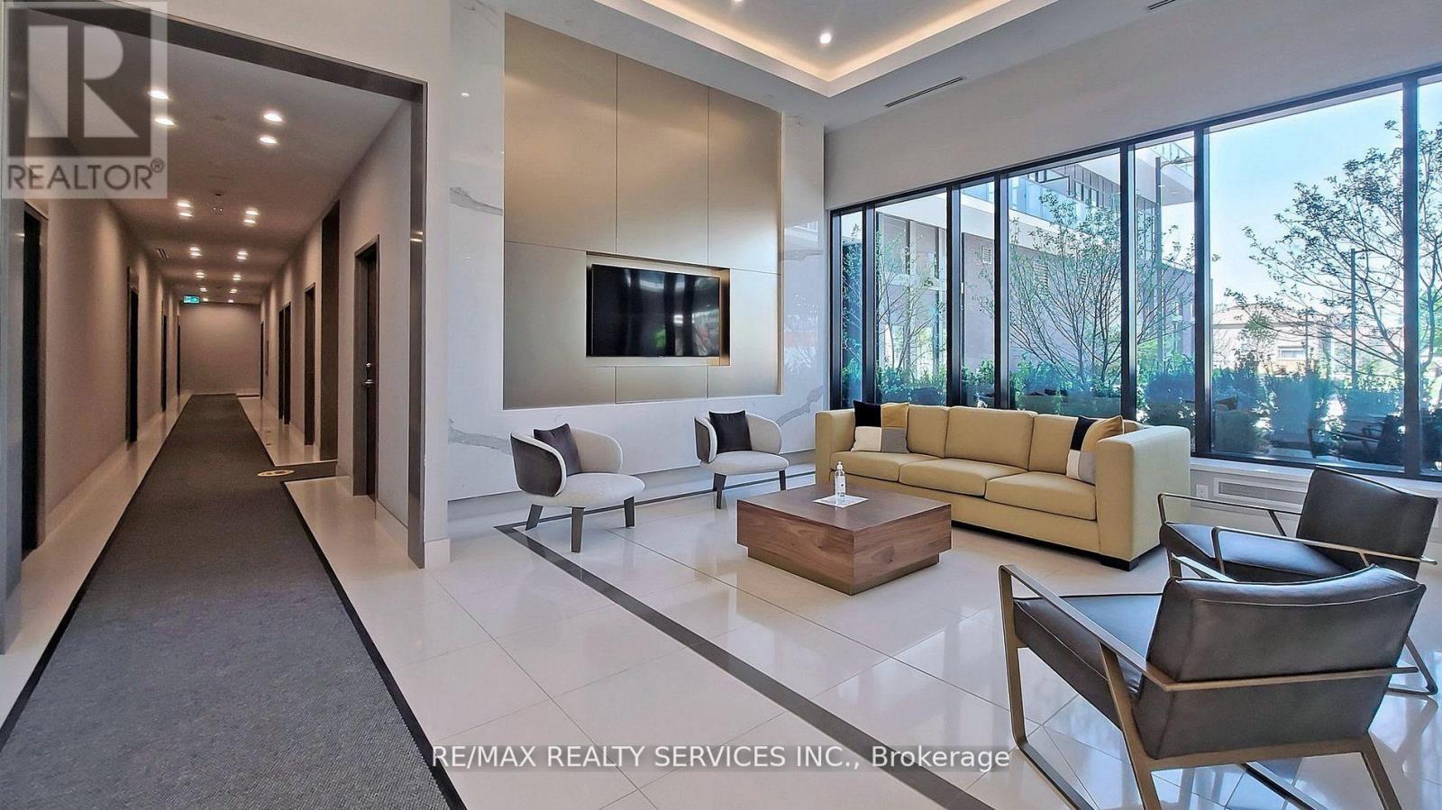2718 - 35 Watergarden Drive, Mississauga, Ontario  L5R 0G8 - Photo 3 - W13415852