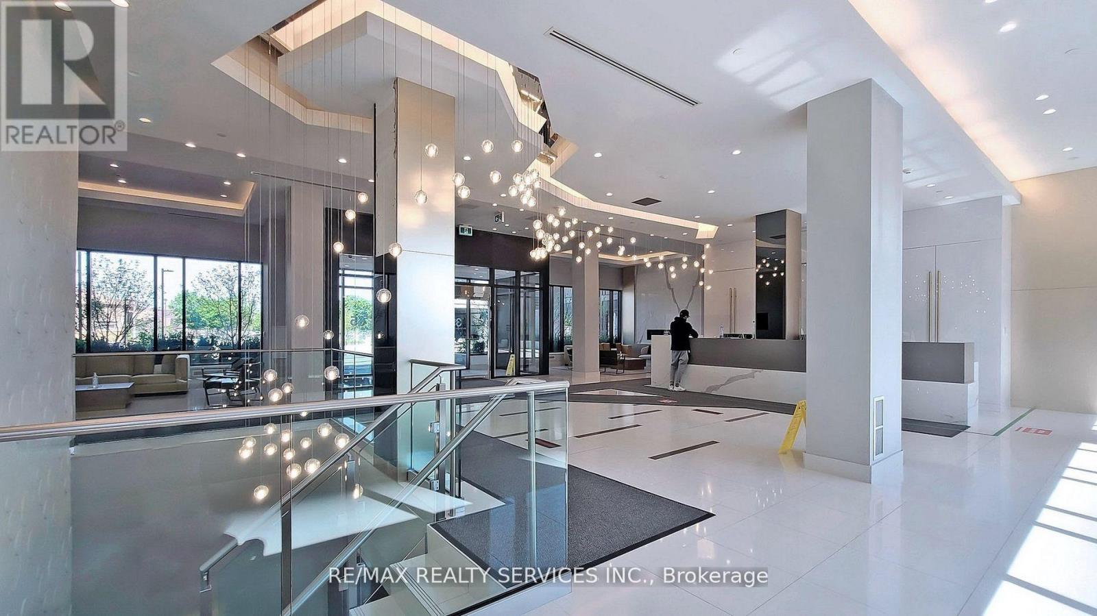 2718 - 35 Watergarden Drive, Mississauga, Ontario  L5R 0G8 - Photo 4 - W13415852