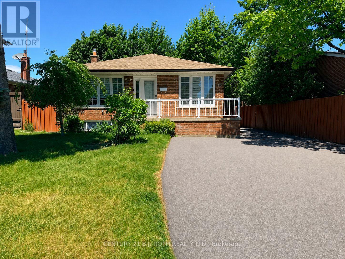 LOWER - 10 SANFORD STREET, Brampton, Ontario