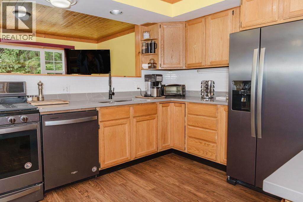 279 Lark Road, Gibsons, British Columbia  V0N 1V4 - Photo 6 - R3132974