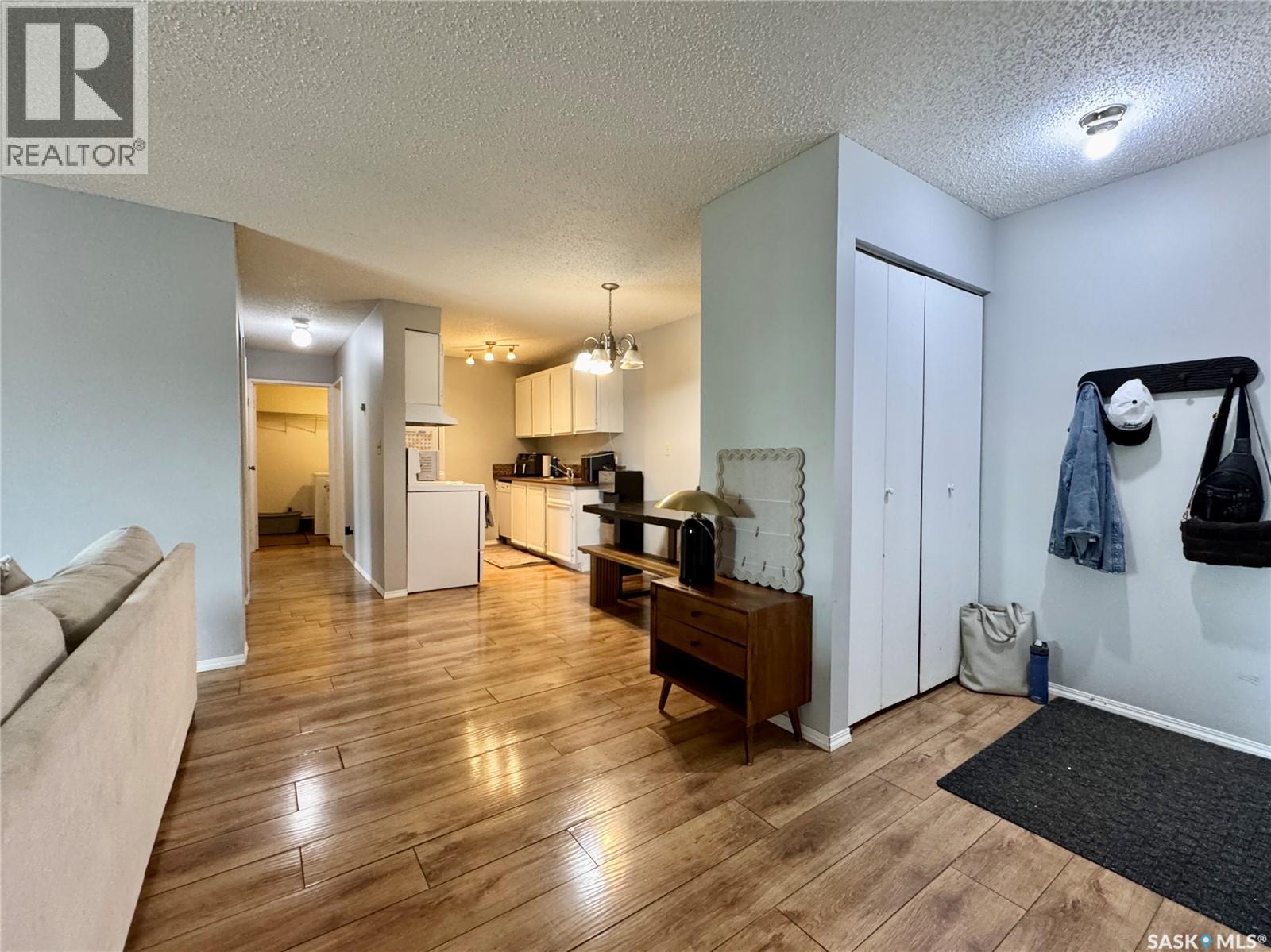 202 289 Fietz Street, Yorkton, Saskatchewan  S3N 3P6 - Photo 3 - SK038658